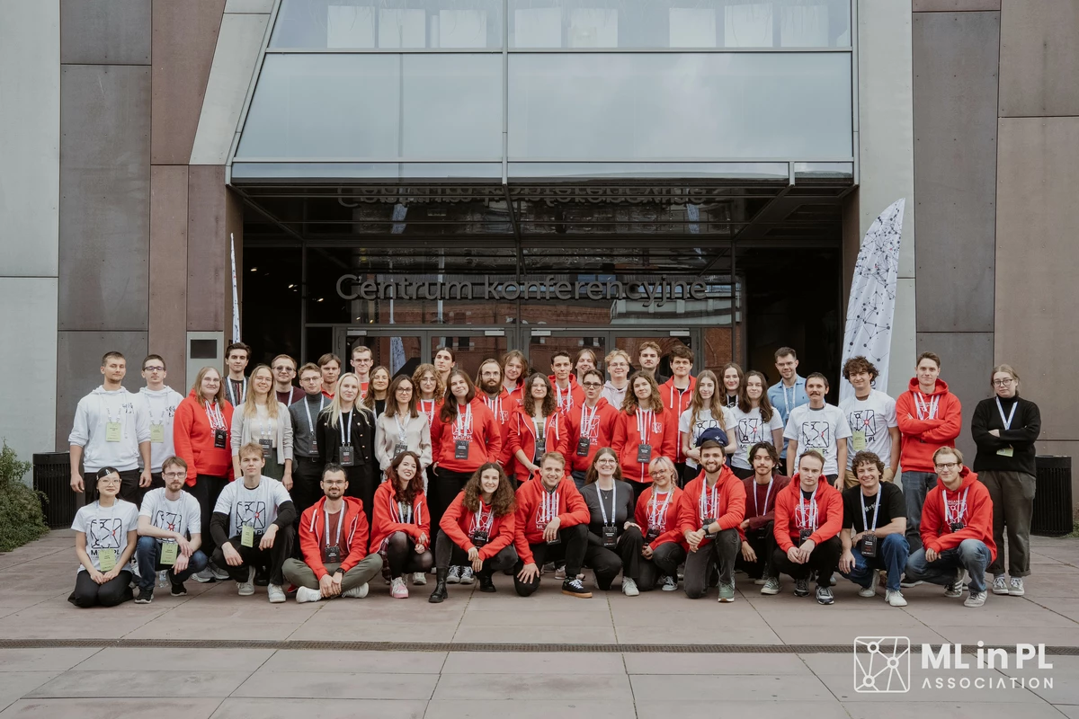ML in PL 2025 group photo